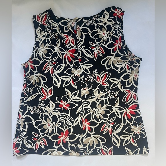 Calvin Klein Tank with pleated neckline; Size XL, 95% poly 5% spandex - Picture 2 of 5